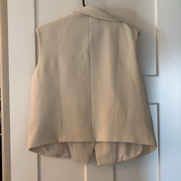 2 piece short and vest set - Picture 4 of 8